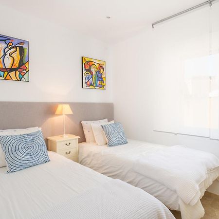 Atico 2 Terrazas Junto Al Mar By Rent Me Lejlighed Estepona Eksteriør billede