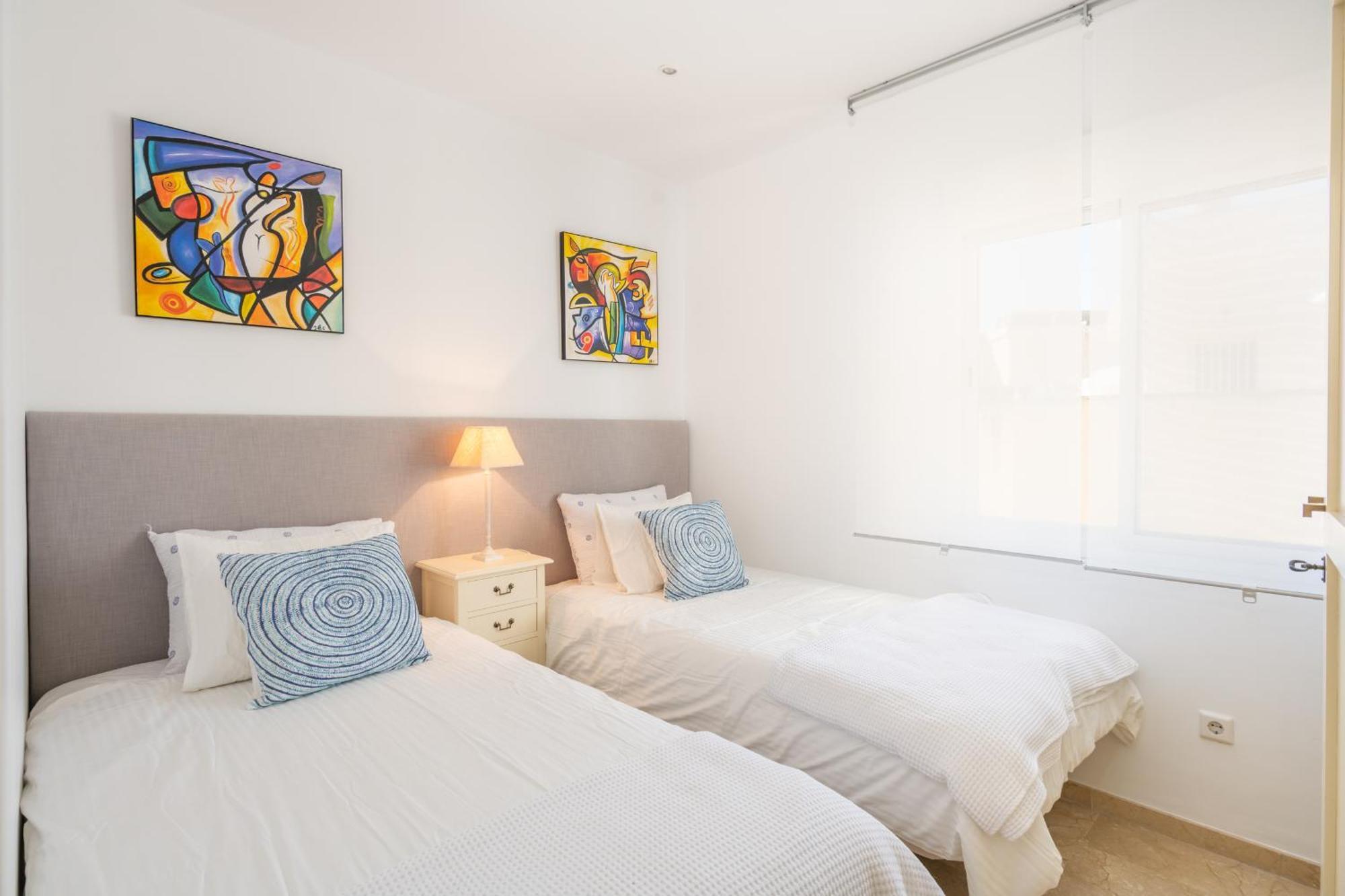 Atico 2 Terrazas Junto Al Mar By Rent Me Lejlighed Estepona Eksteriør billede